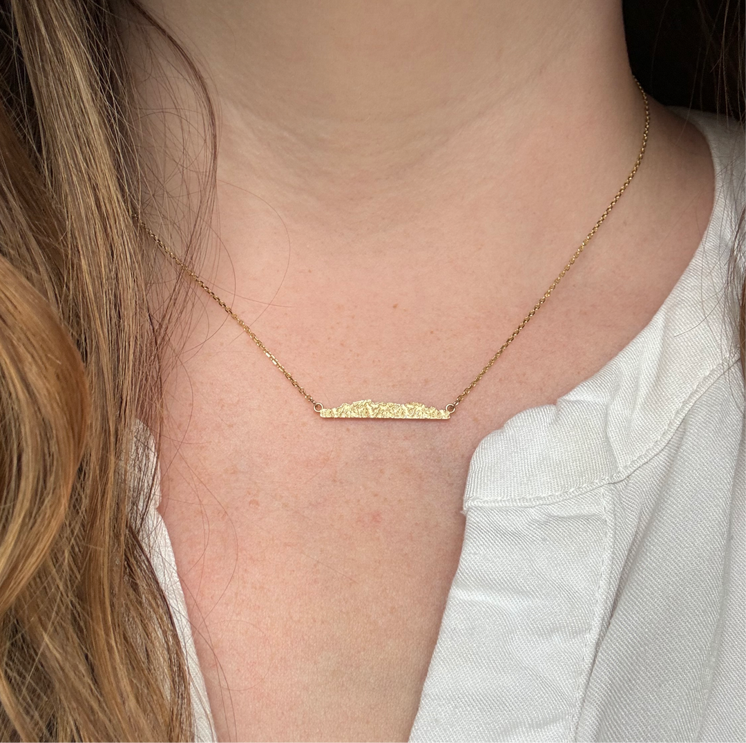 10k Textured Sleeping Giant Necklace