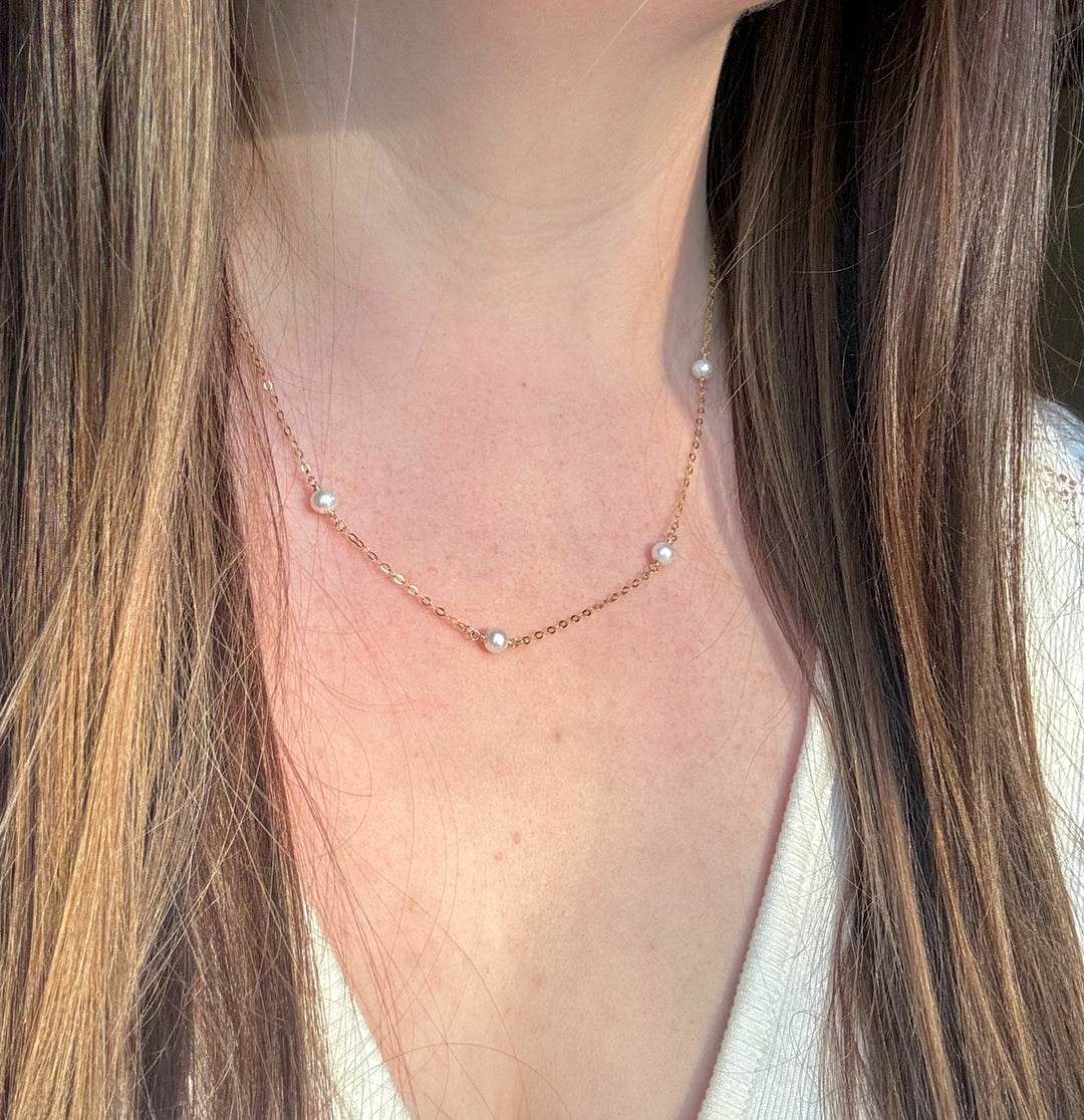 Dainty Pearl Necklace