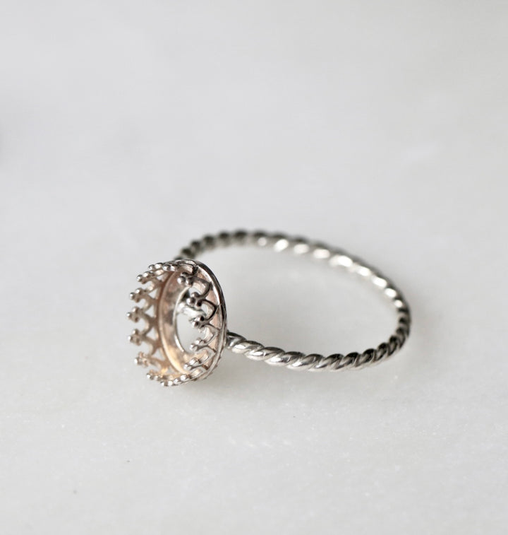Crown Ring Twist Band size 9