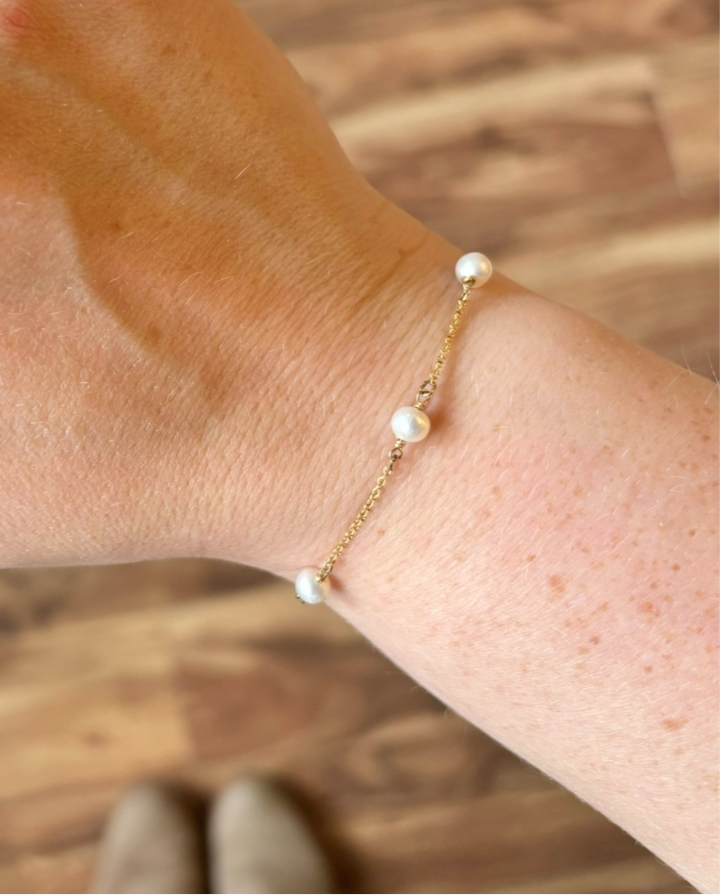 Pearl infinity bracelet